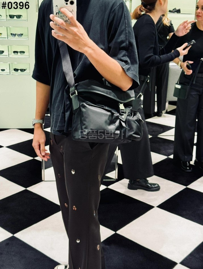 프라다 리나일론 사피아노 숄더백 상품 이미지 6